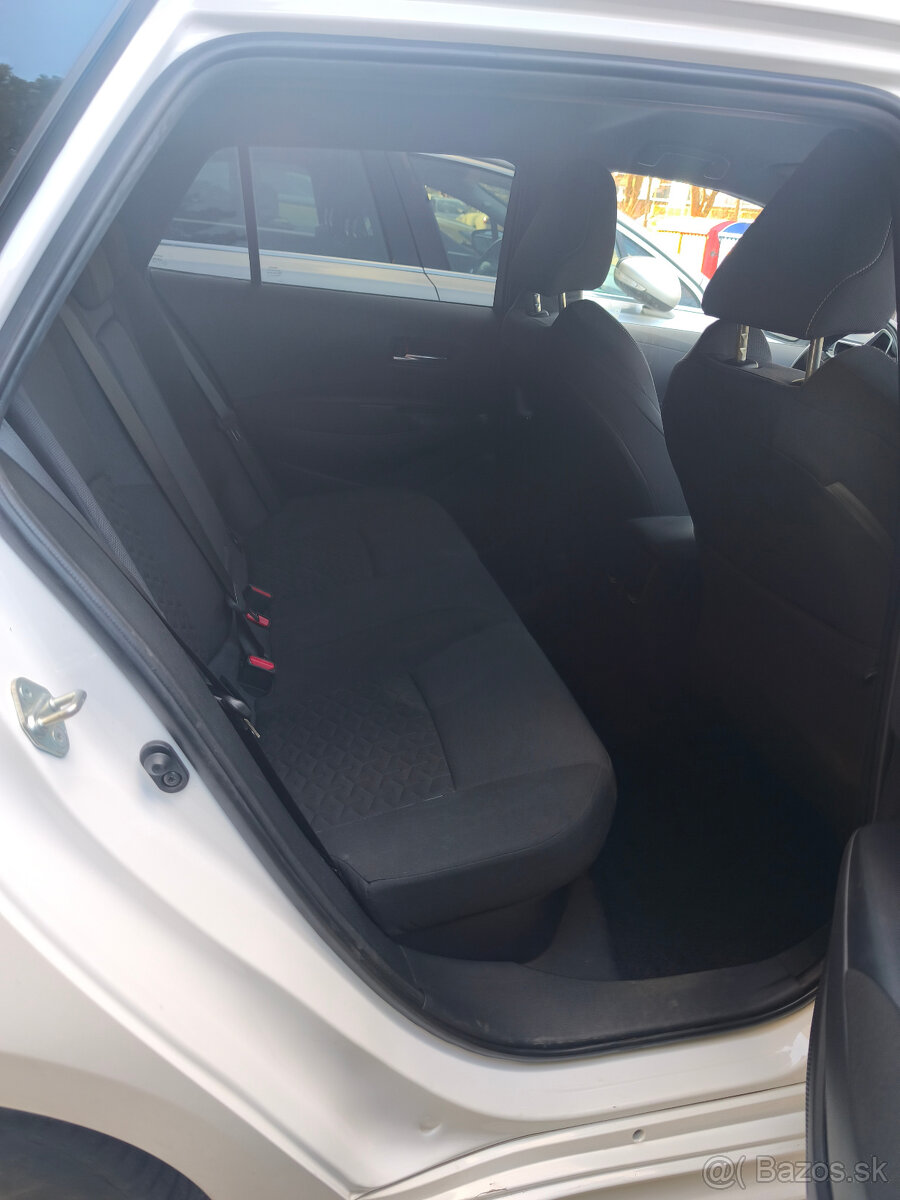 Toyota Corolla Combi 1.8 Hybrid 72kW - 8