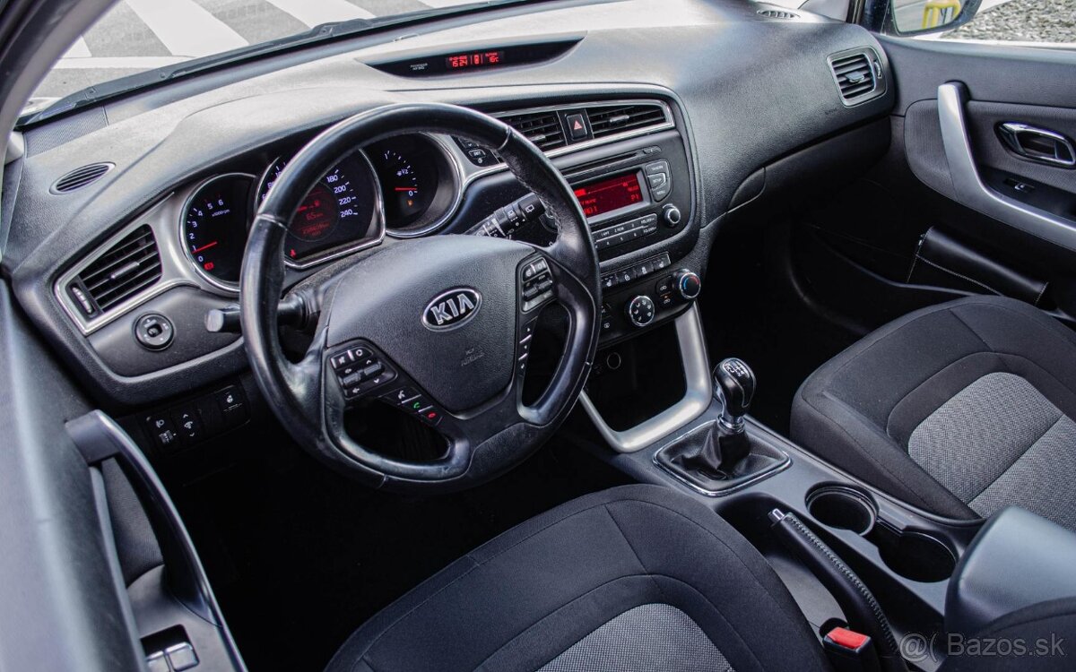 KIA Ceed SW Kombi 1.6 CRDi - 8