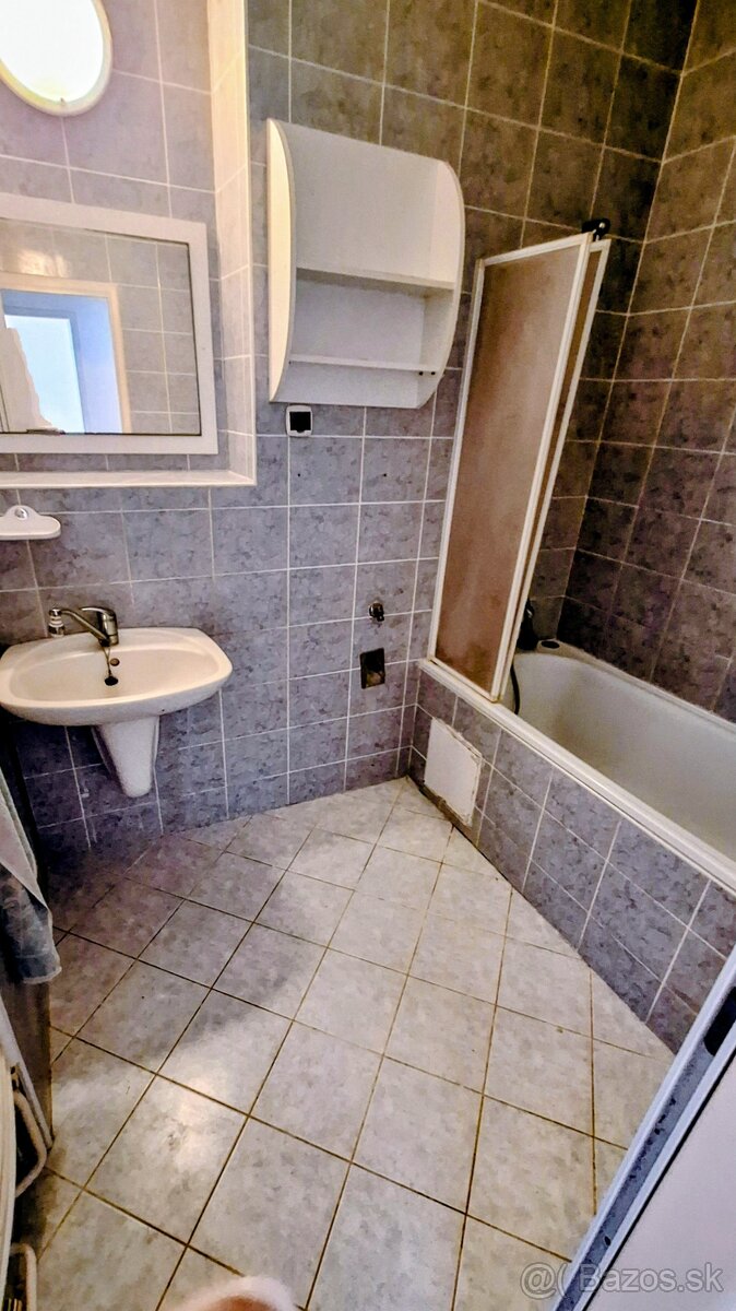 Predaj 2 izbového bytu Zvolen centrum - 8