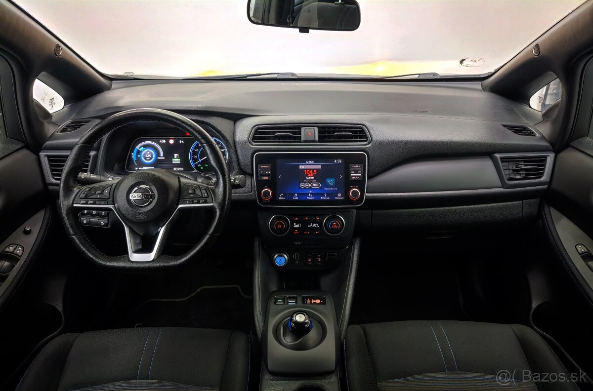 NISSAN LEAF 40 kWh, 2022, ACENTA, KAMERA, DPH - 8