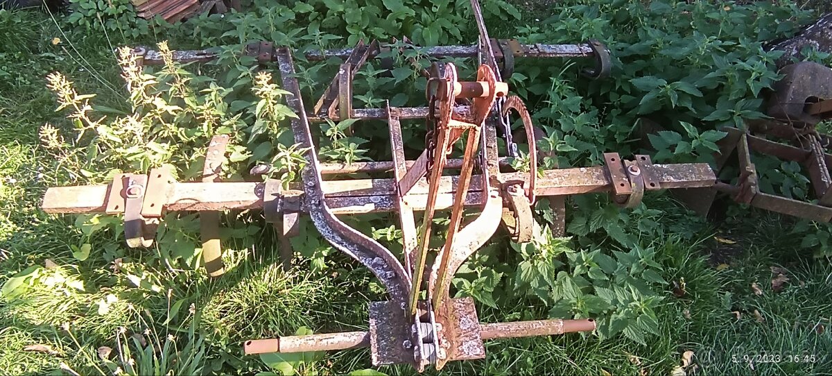 Ponúkam traktor s príslušenstvom - 8