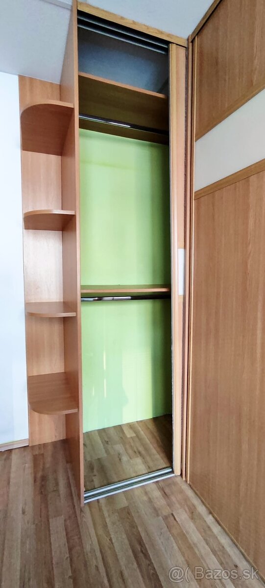 Vstavaná skriňa - 8