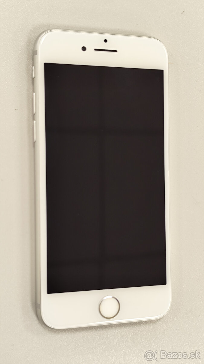 Apple iPhone 8 64GB biely - 8