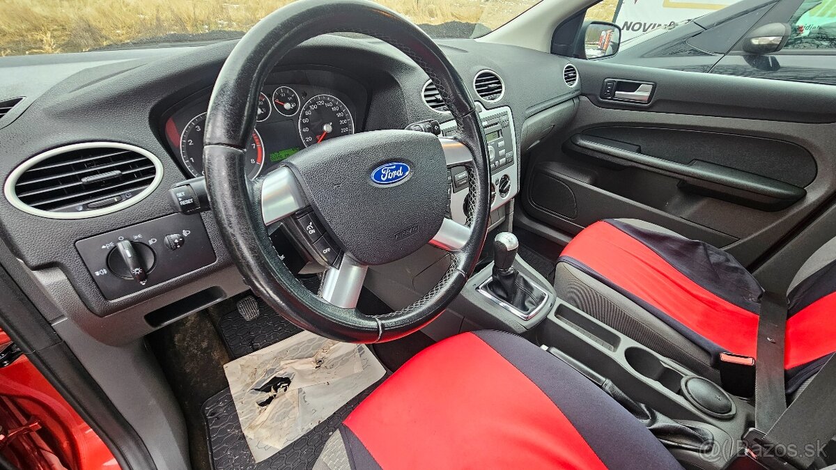 FORD FOCUS 1.6i - 8