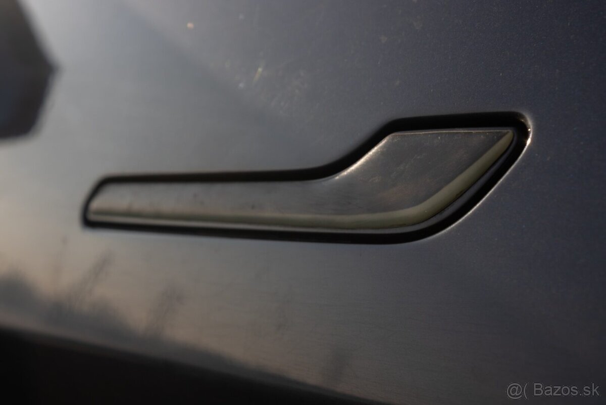 Tesla Model Y Long Range AWD 2022 - 8