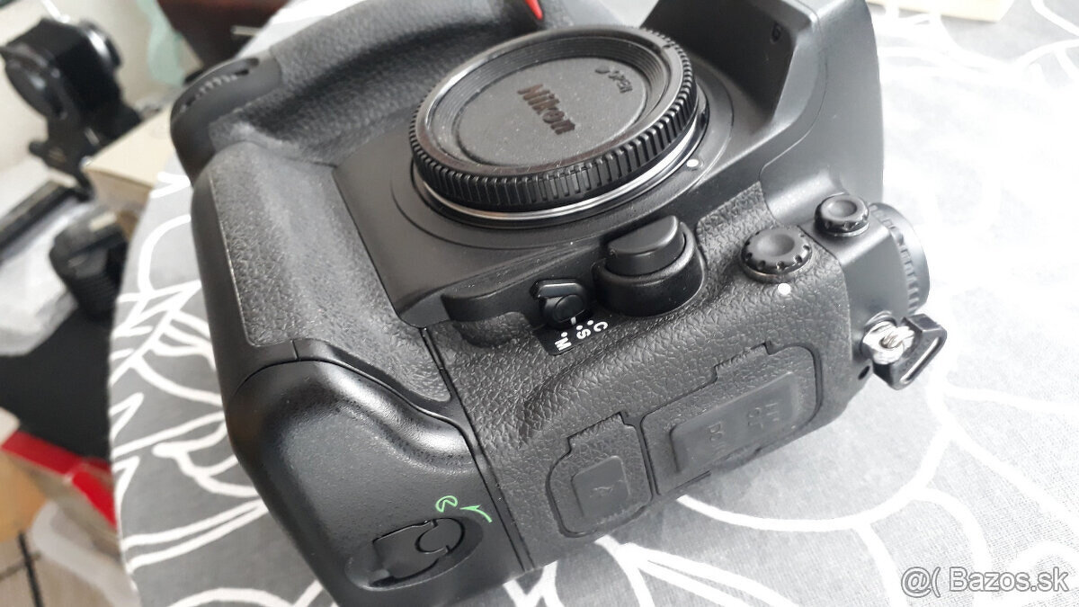 Nikon D2Hs - TOP stav (shutter count 7K+) - 8