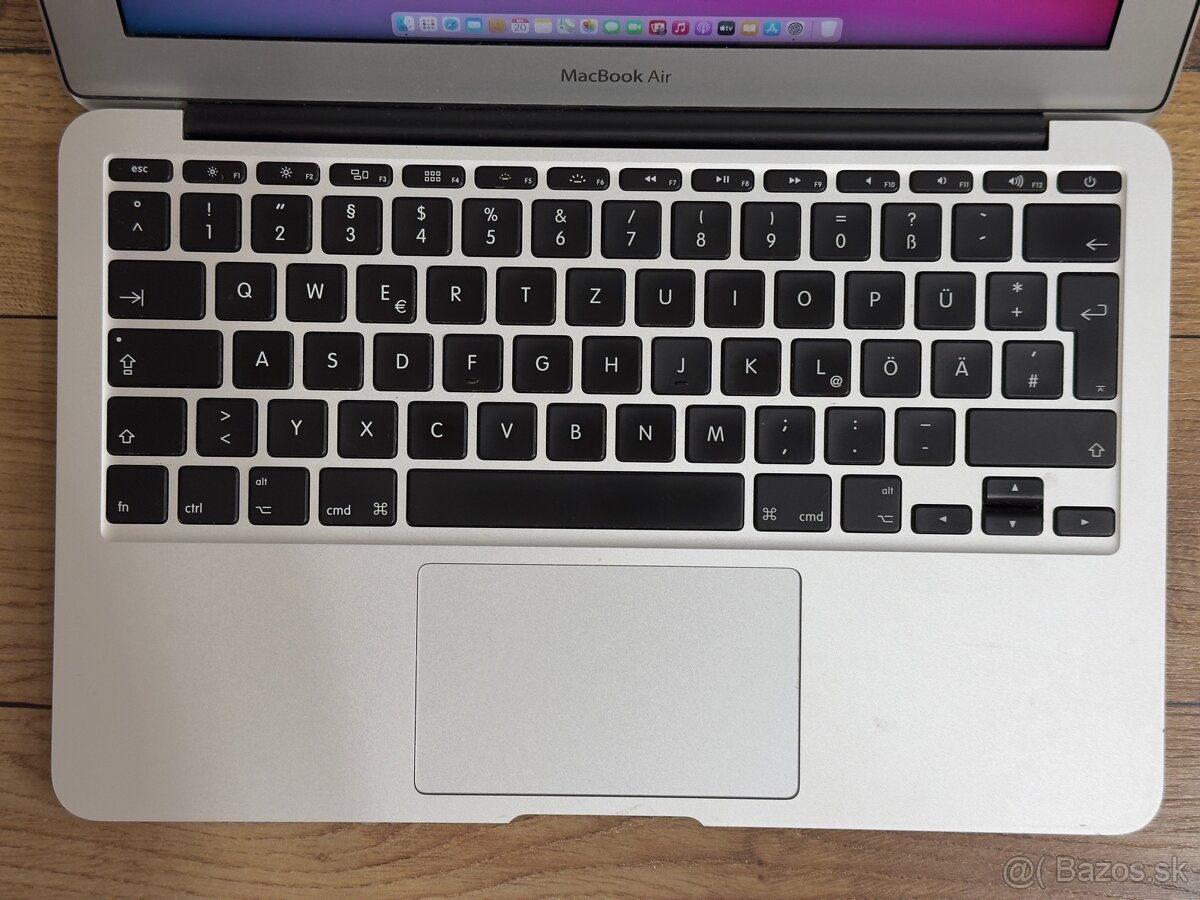 Apple Macbook Air 11" (early 2014) - a1465, i5, 4gb, 128gb - 8