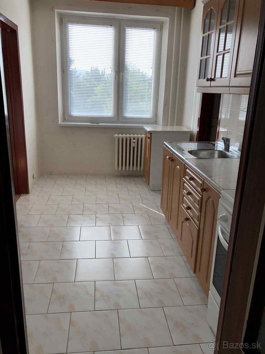 3 izbový byt Vranov n.T. - 8