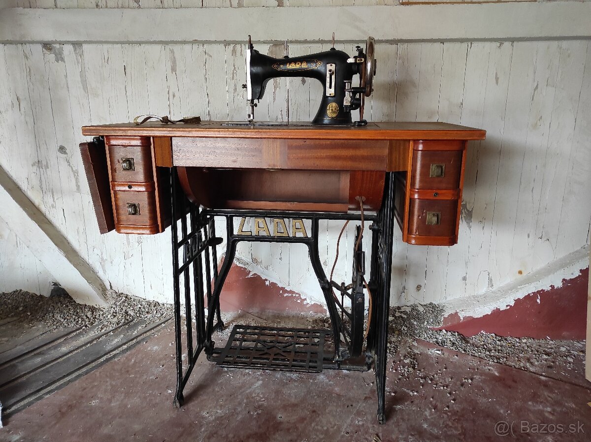Šijací stroj Lada - 8