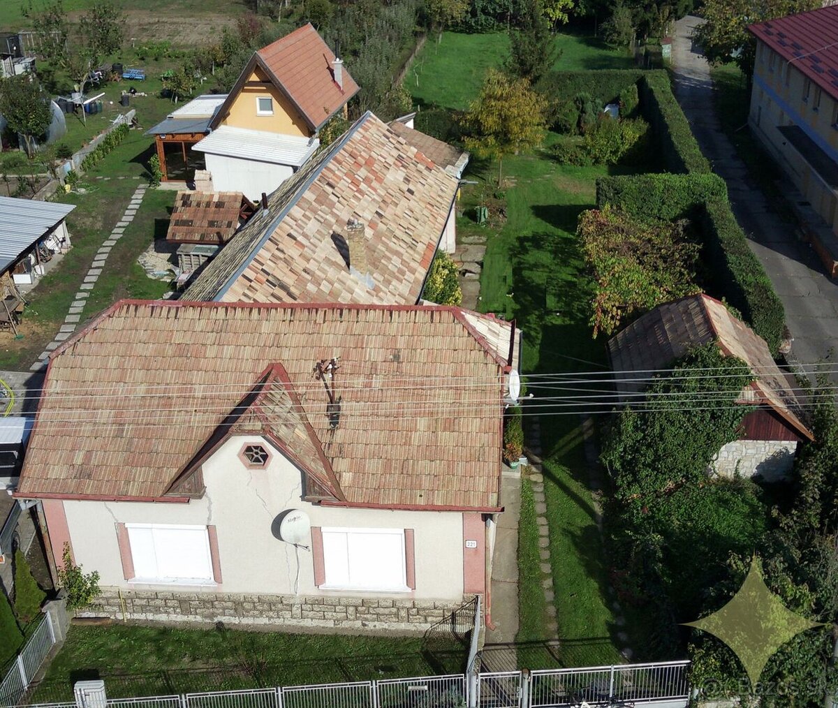 REZERVOVANÉ - Čiastočne zrekonštruovaný rodinný dom s letnou - 8