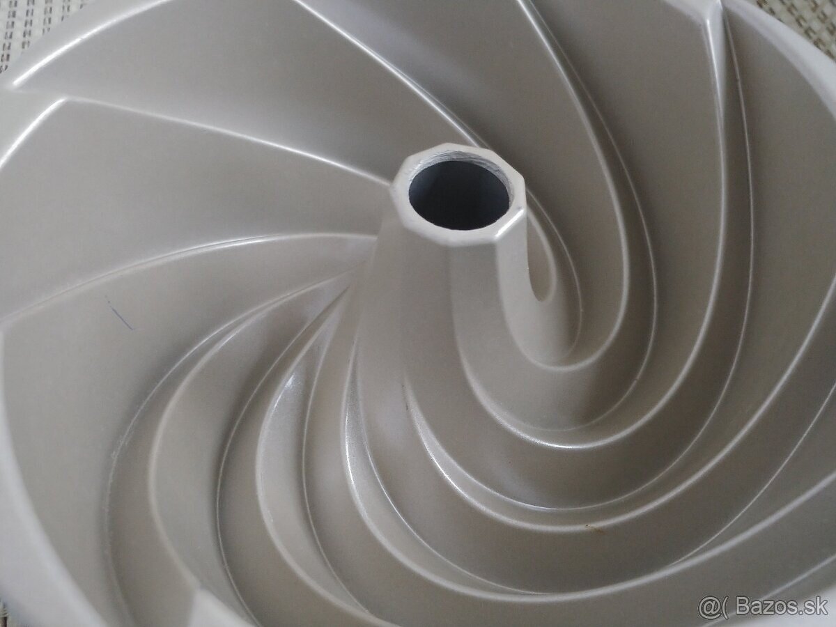 Forma na babovku RONDO, zn. Nordic Ware, Platinum Collection - 8