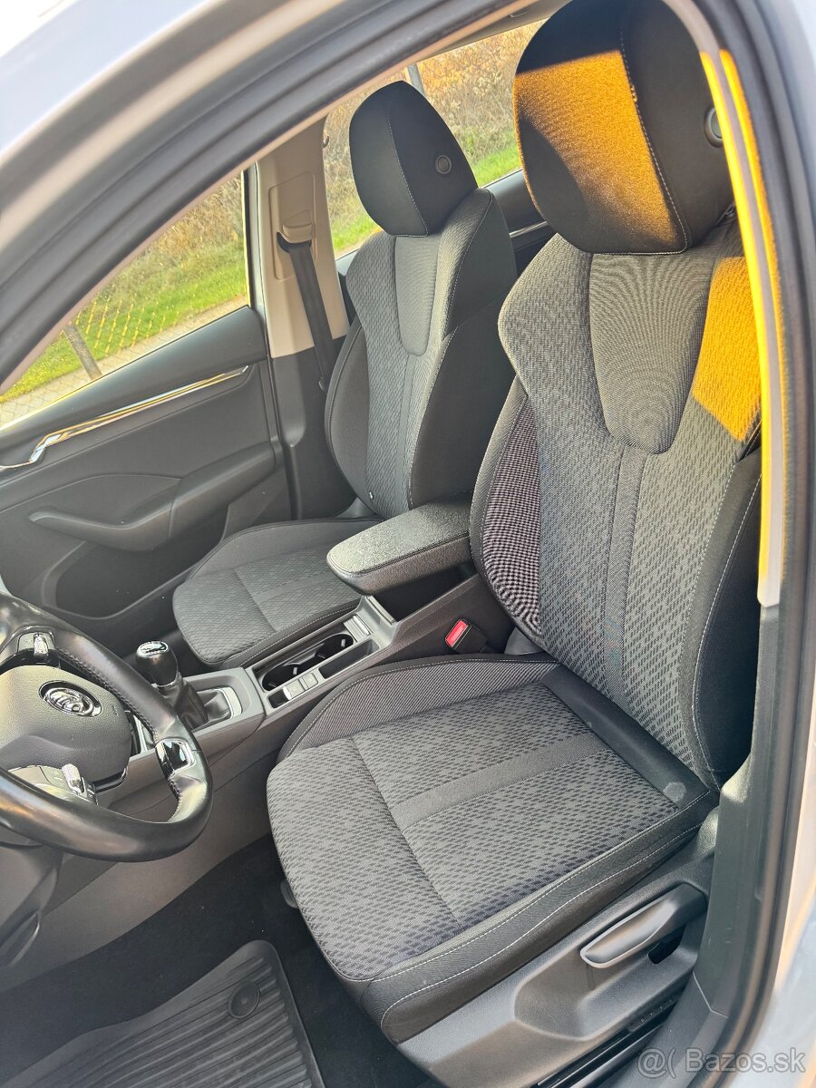 Škoda Octavia Combi IV 2020, 2.0 TDI manuál - 8