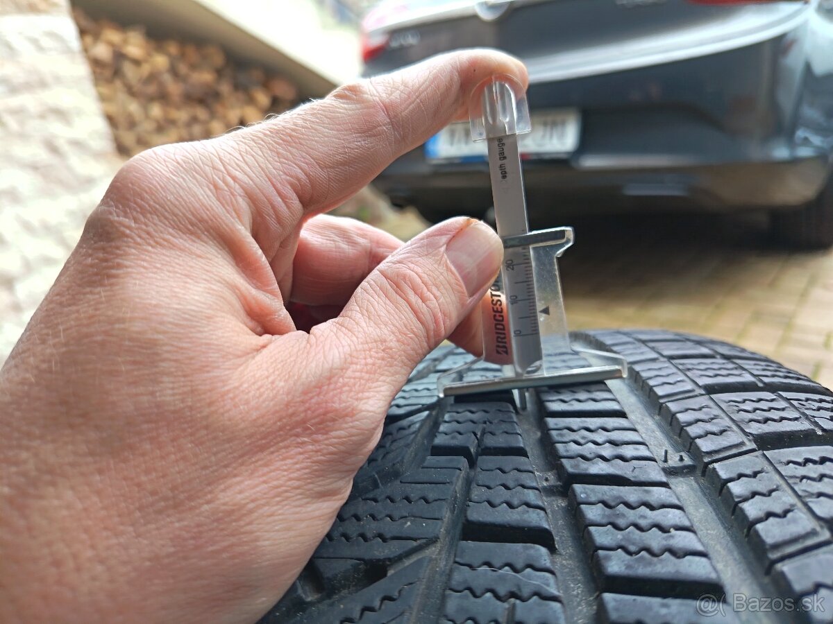 zimne pneu Hankook 215/65 R17 - 8