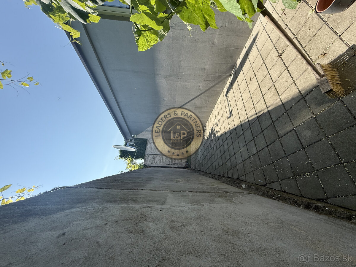 Na predaj 2iz. drevodom s malým pozemkom - 8