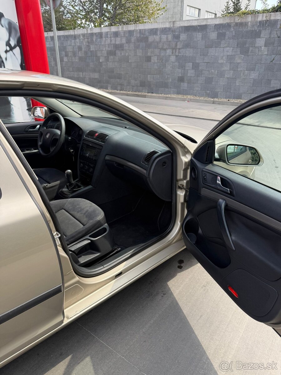 Škoda Octavia II - 8