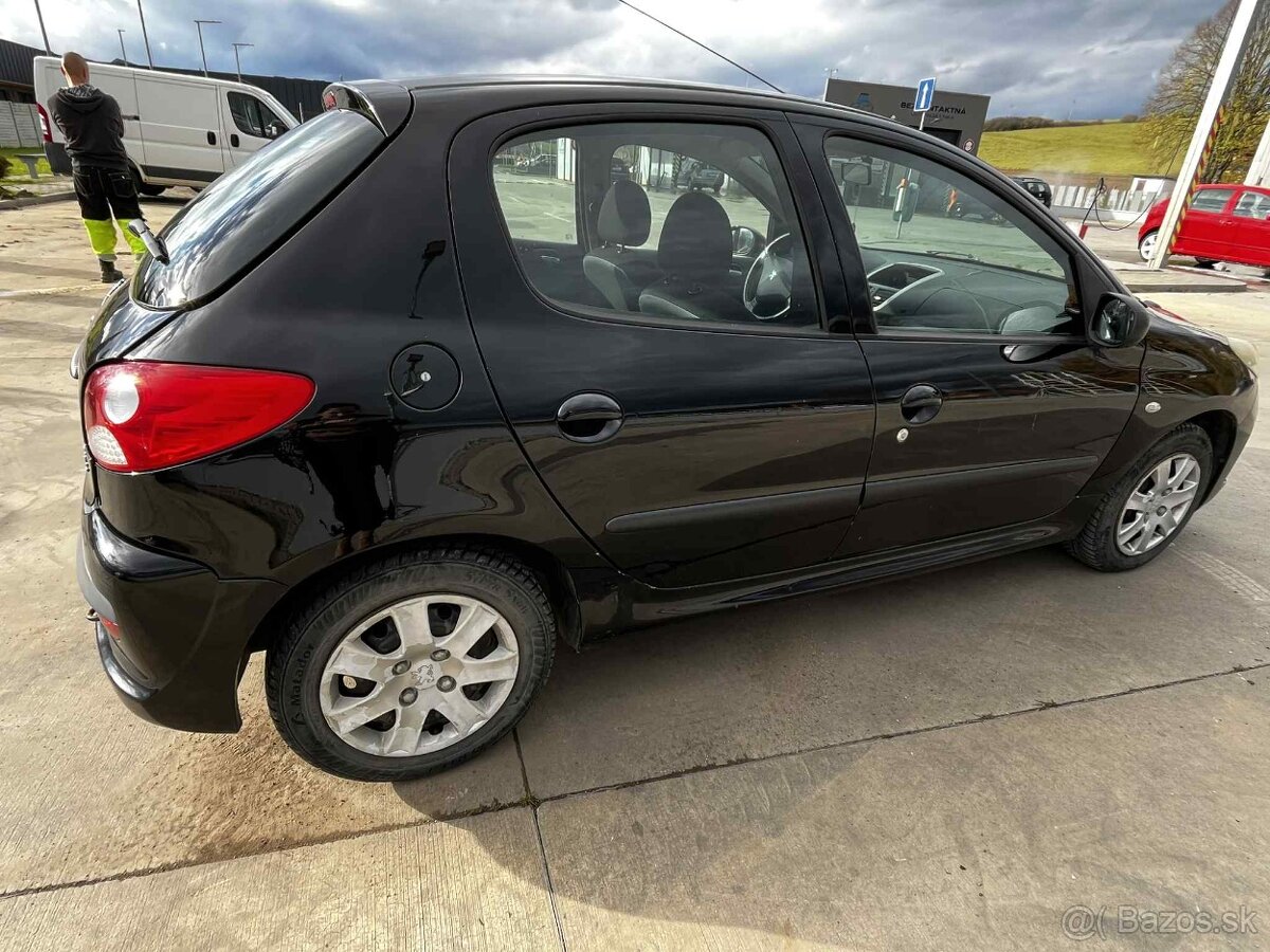 Peugeot 206+ - 8