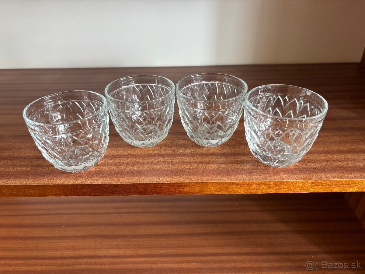 Sklenene pohare rozne - 8