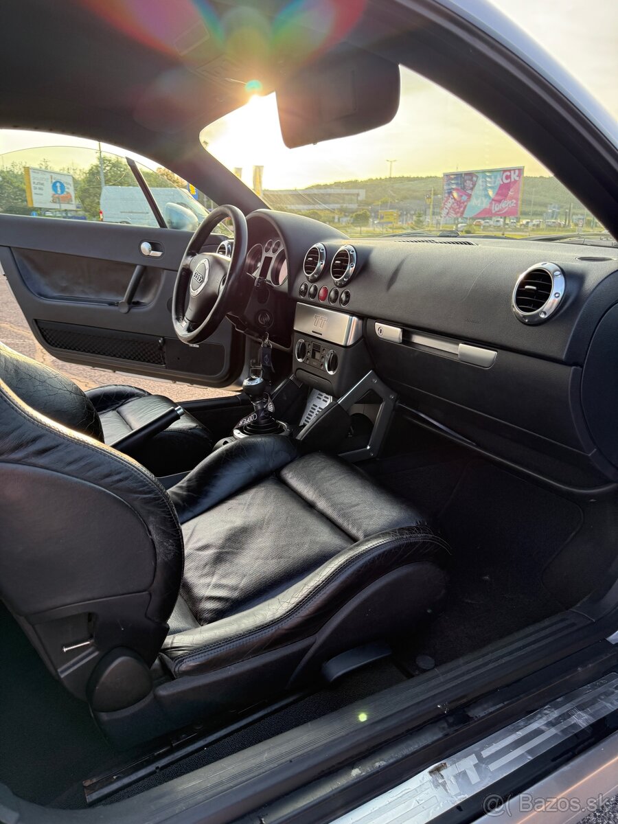 Audi TT Coupé 1.8 T - 8