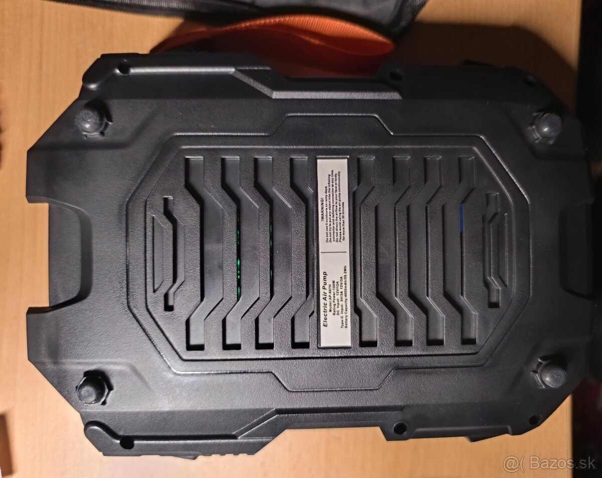 Vzduchový kompresor s LED svetlom - 8