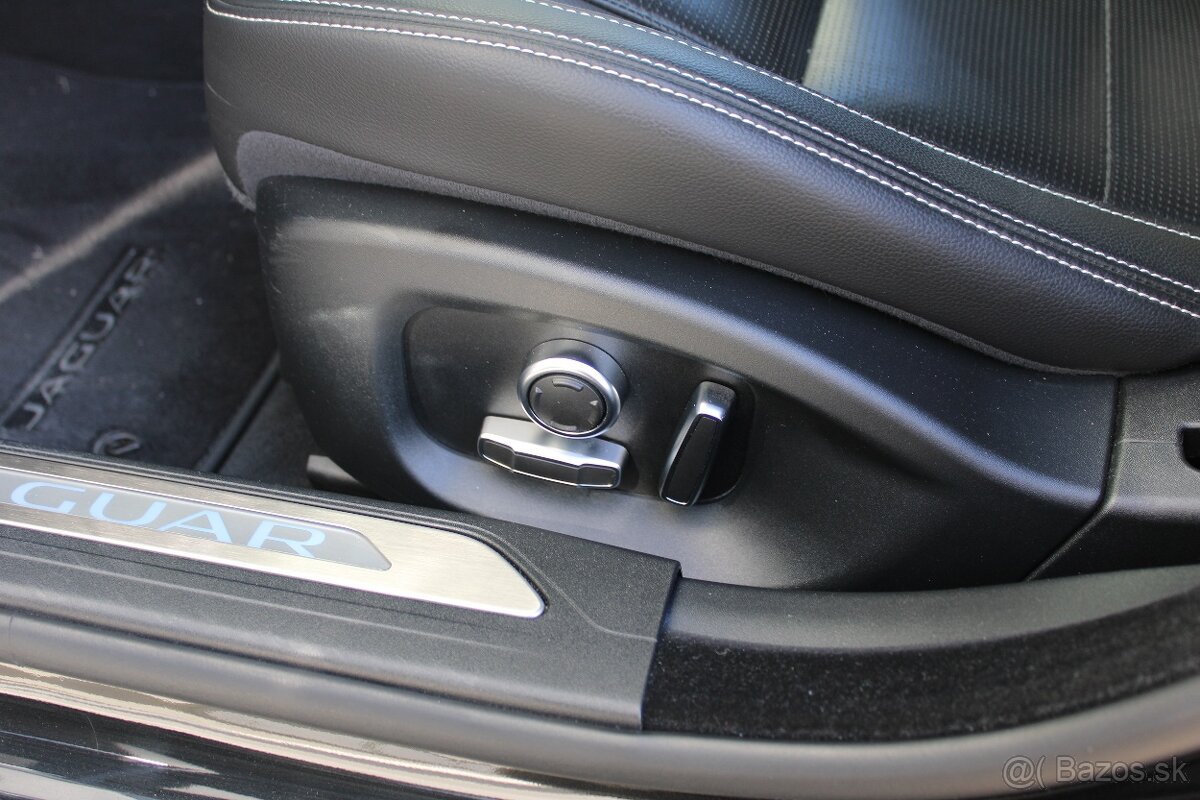 Jaguar XE 2.0D I4 R-Dyn SE AWD AT - 8