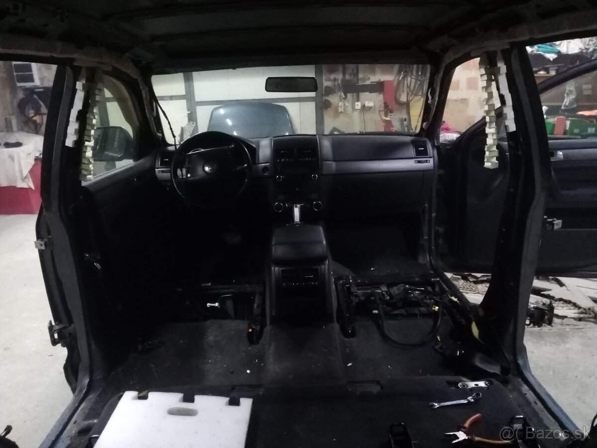 Predám diely VW Touareq 3.0tdi - 8