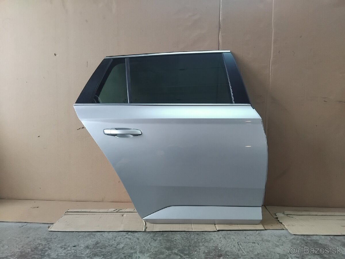 pravé dvere Superb 3 - LA7W 8E8E - 8