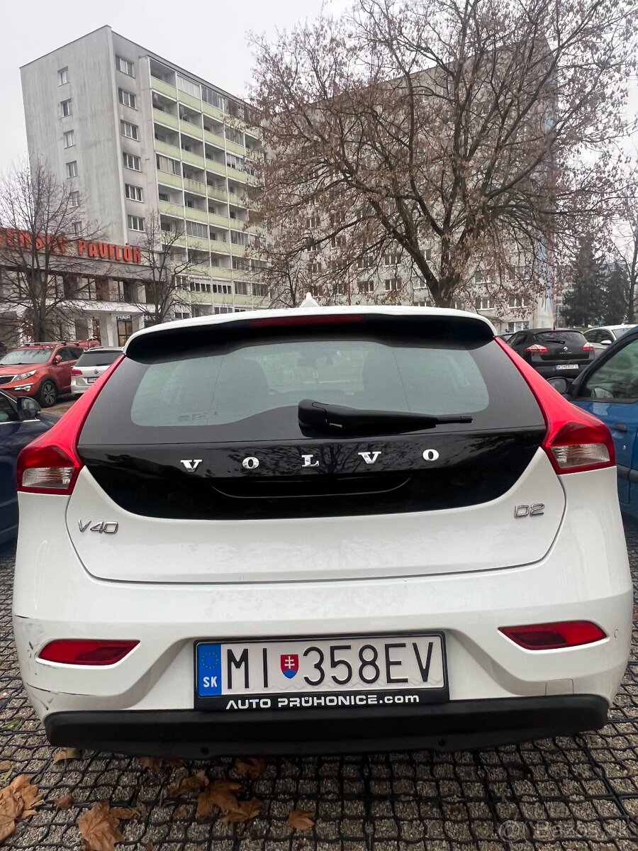 Predám Volvo v40 ročník 2017 - 8