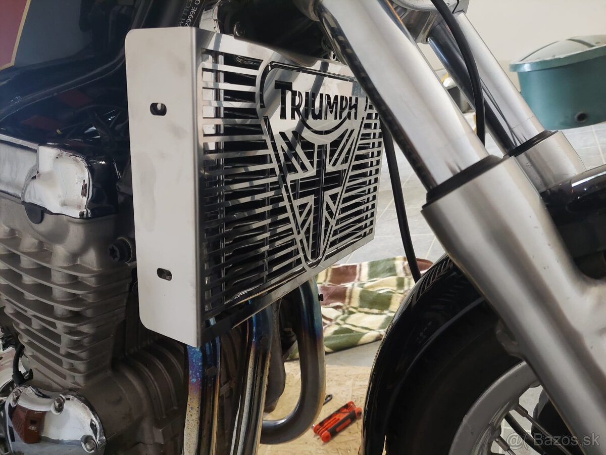 Kryt chladiče cestné - 8