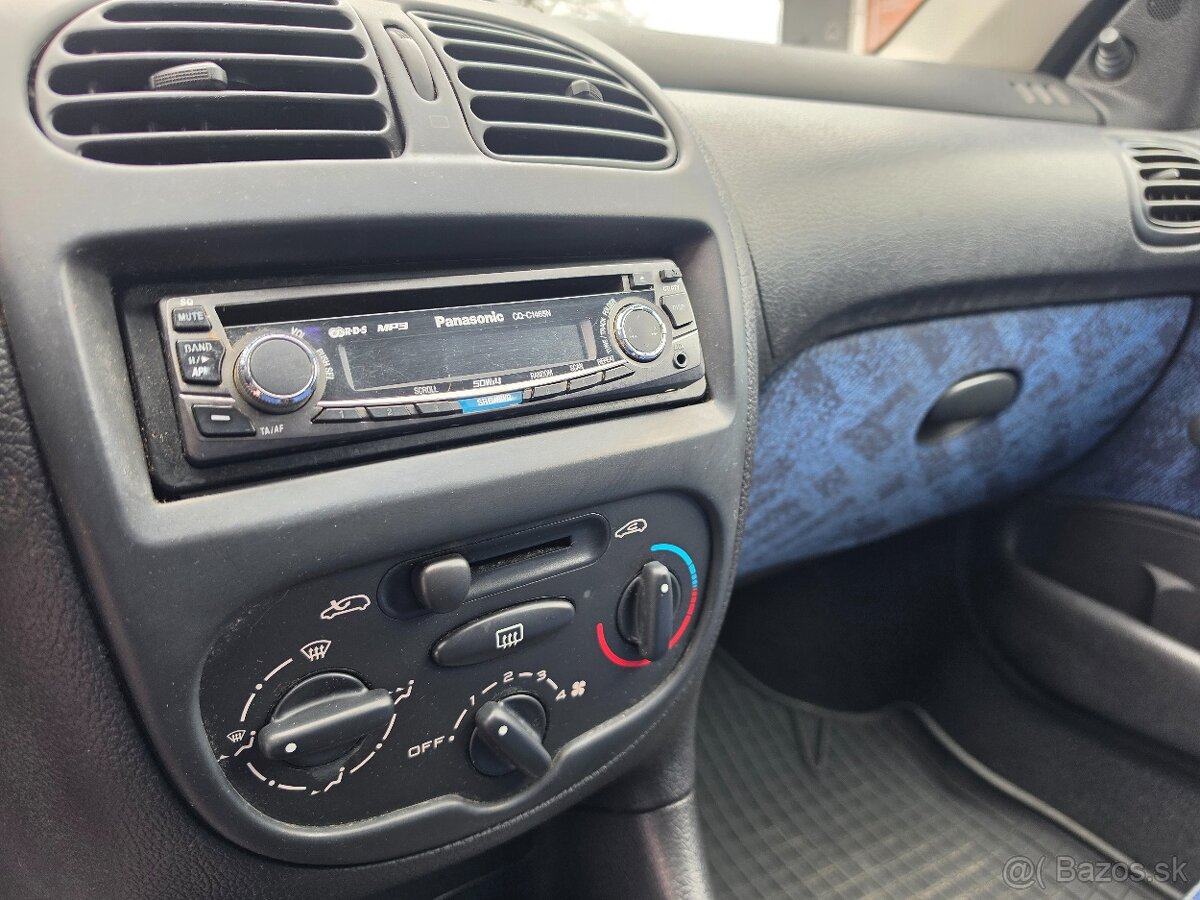 PEUGEOT 206 1.2i BENZÍN - 8