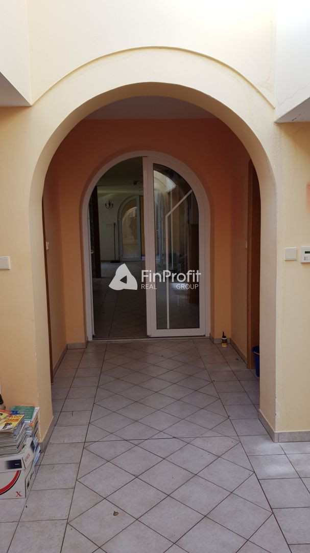 Predám RD pre veľkú rodinu alebo firmu v Nitre - Čermáň. - 8