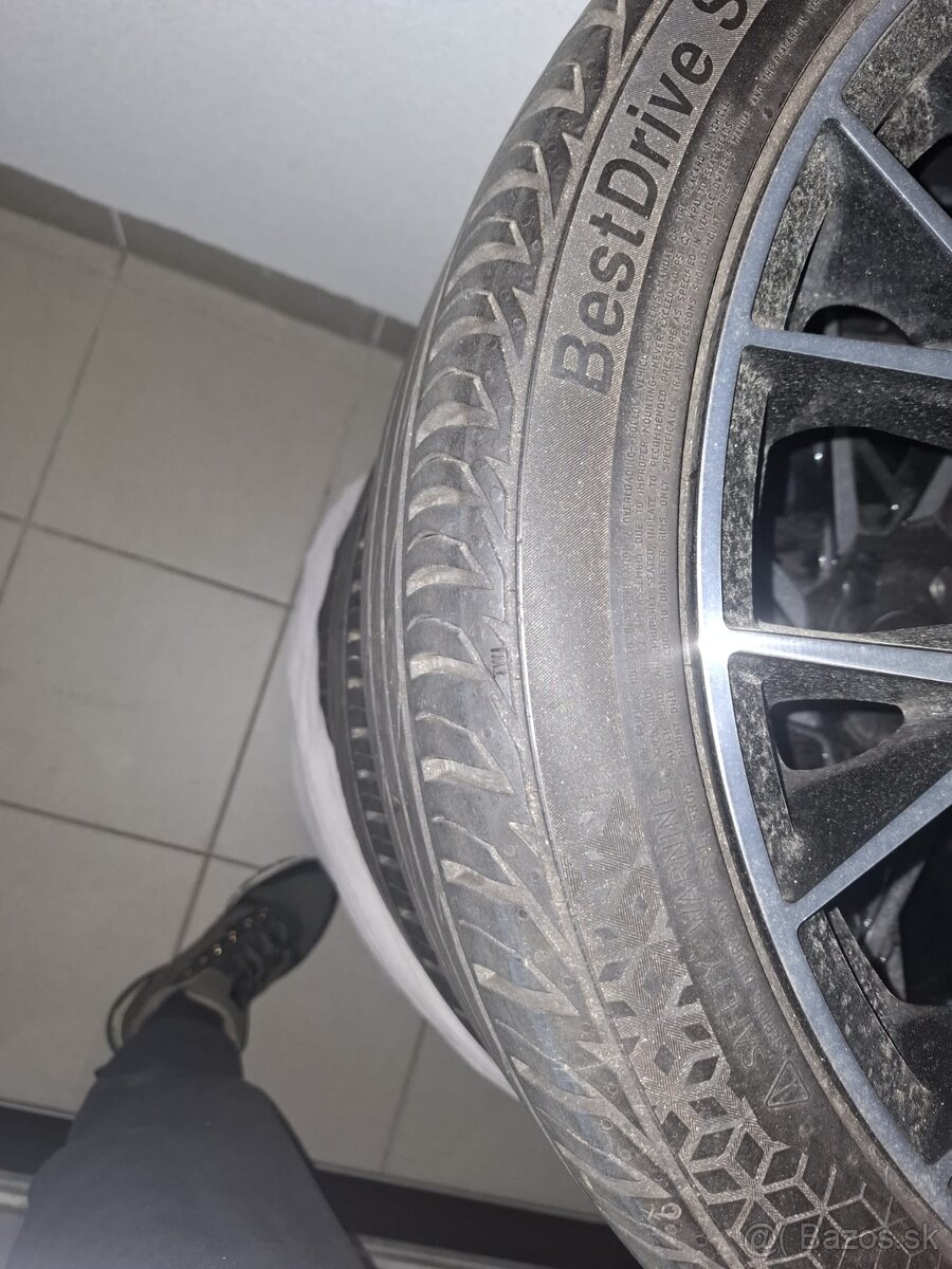 DOTZ - R18 225/40 - 8