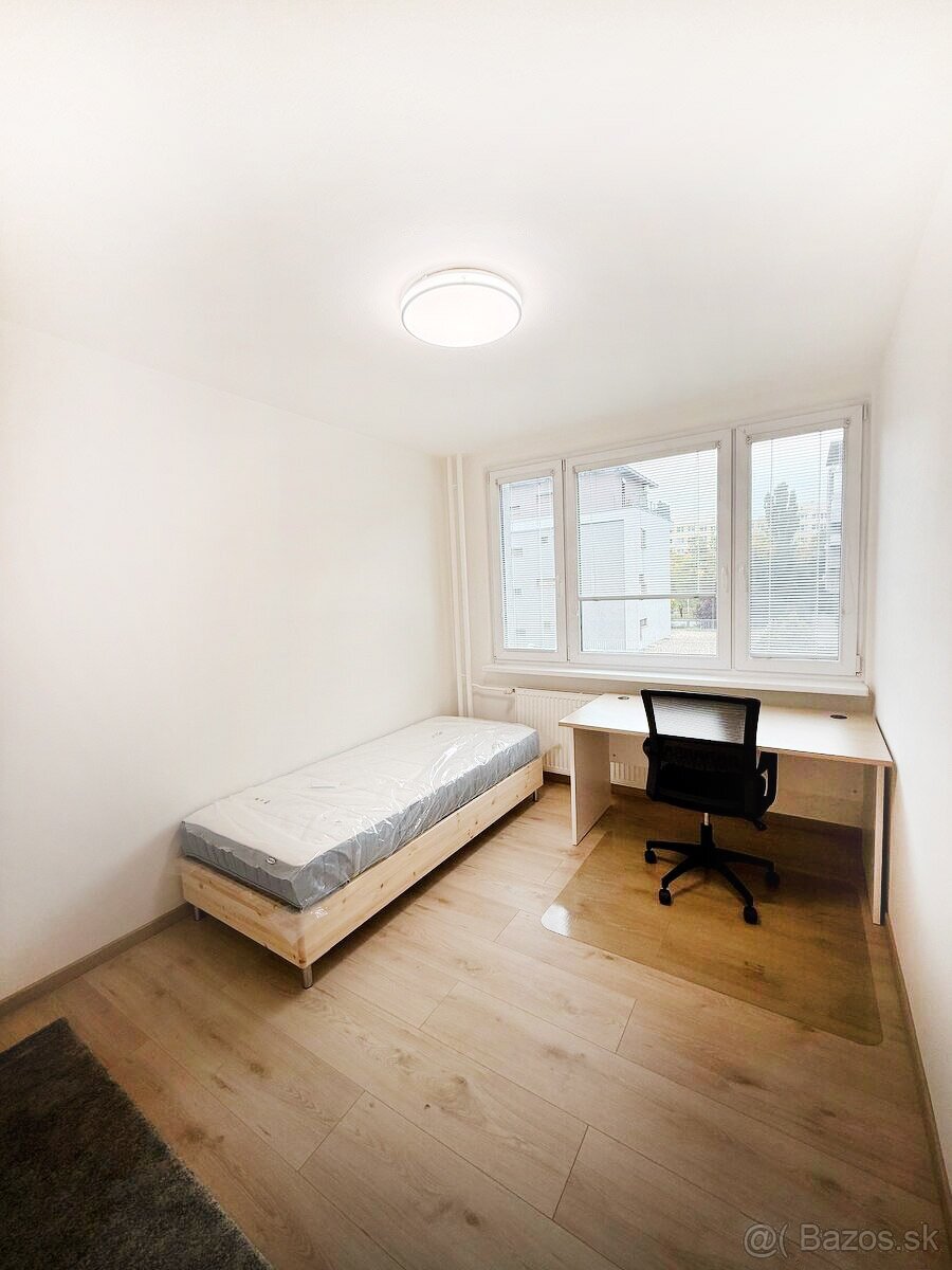 Ponúkame na prenájom priestranný 4-izbový byt na Hronskej ul - 8