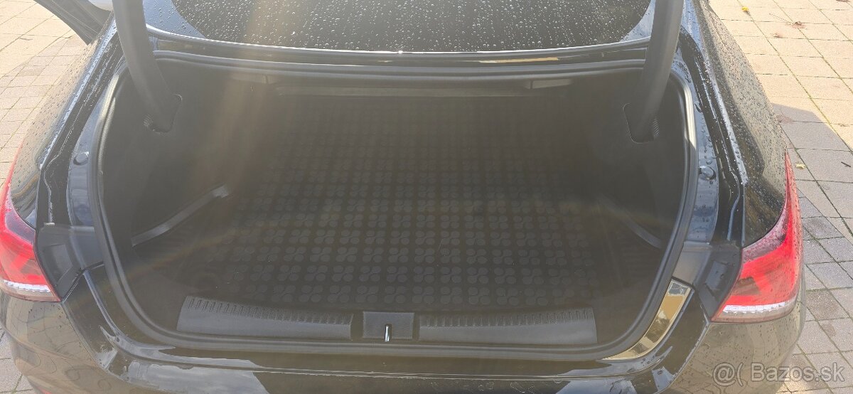 CLA 180. B r.v. 8/2019 kúpené ako nove v SK - 8