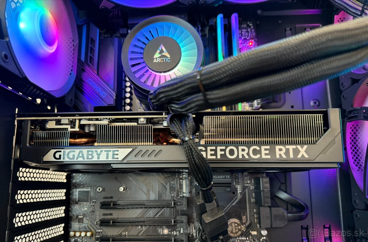 Ryzen 7 9800x3D, RTX 5070 12GB, 32GB RAM DDR5, 1TB SSD M2 - 8