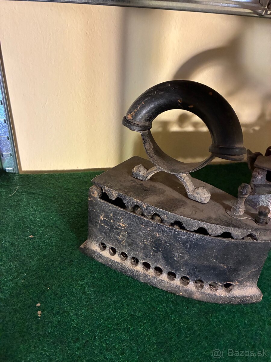 Starožitná žehlička - 8