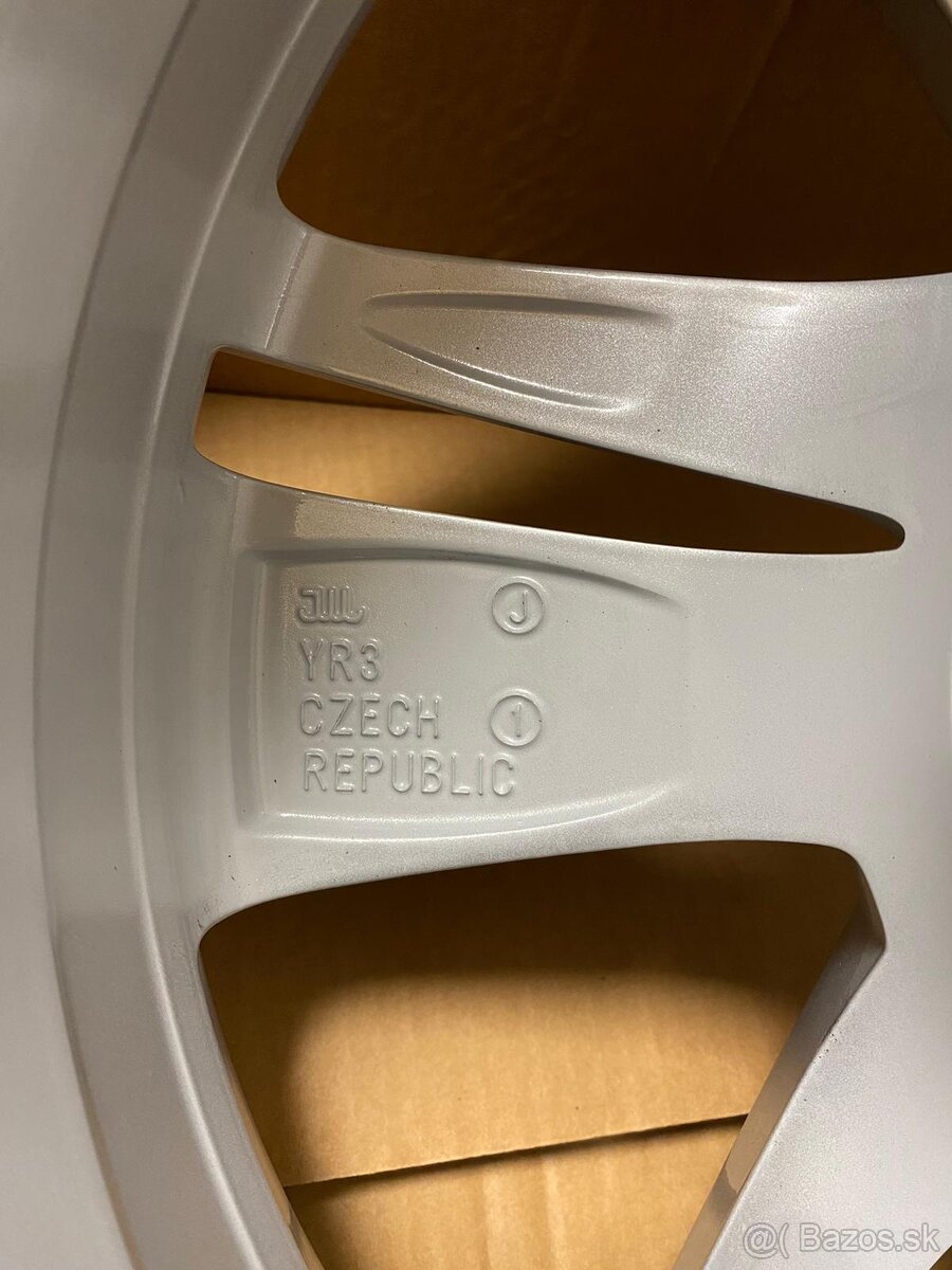 Škoda Superb Volkswagen Passat R17 - 8