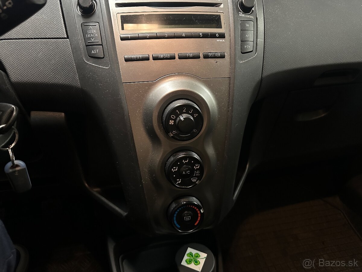 Predám Tyota Yaris 1.0 5D - 8