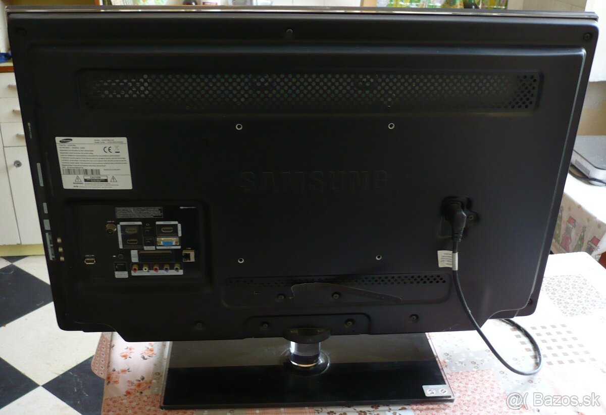 písací stroj,hodiny,tv,telefon - 8