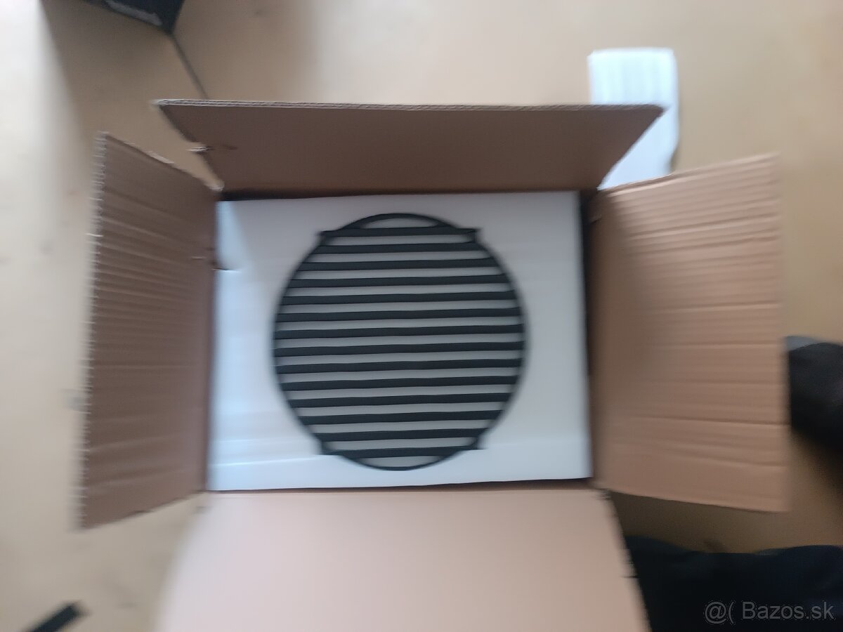 Novy Liatinovy rost na grill - 8