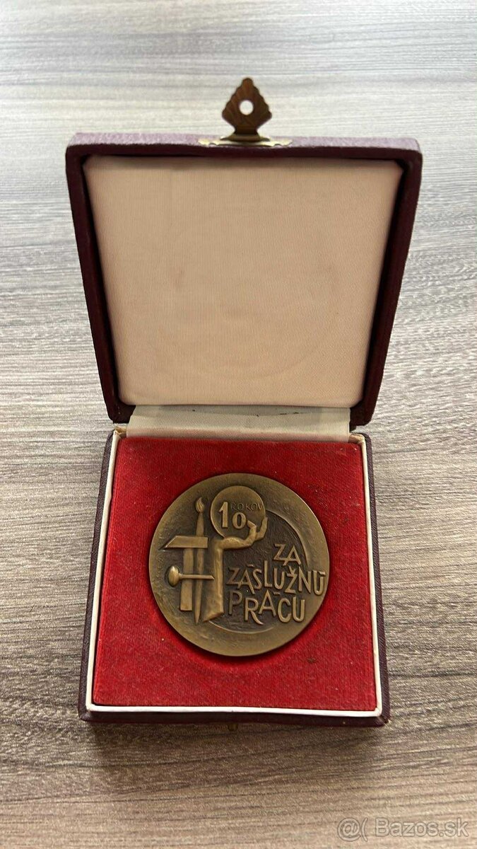 Zbierka medailí a odznakov - 8