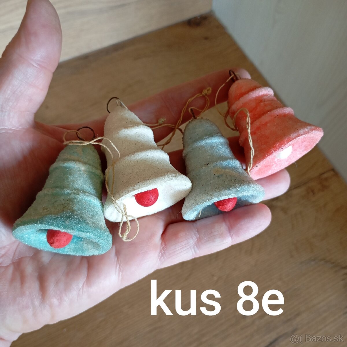 staré vianočné ozdoby. - 8