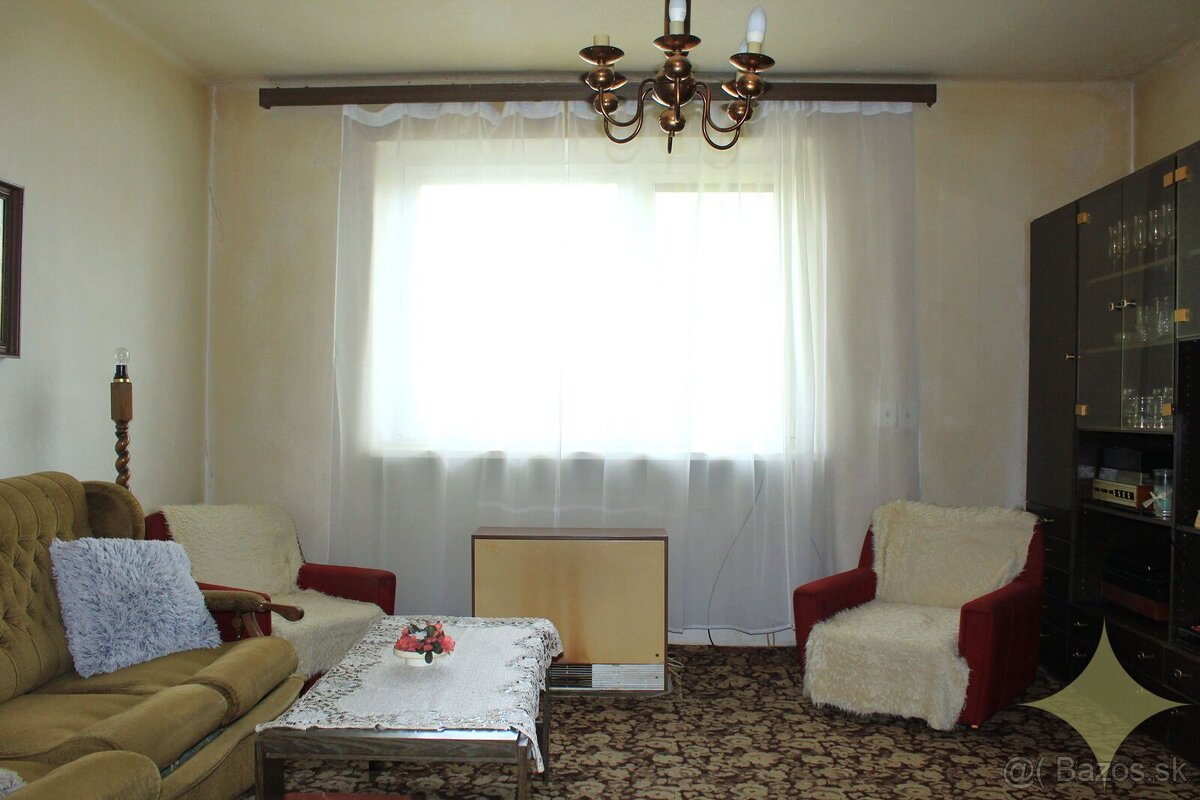 Čiastočne zrekonštruovaný prízemný rodinný dom so slnečným p - 8