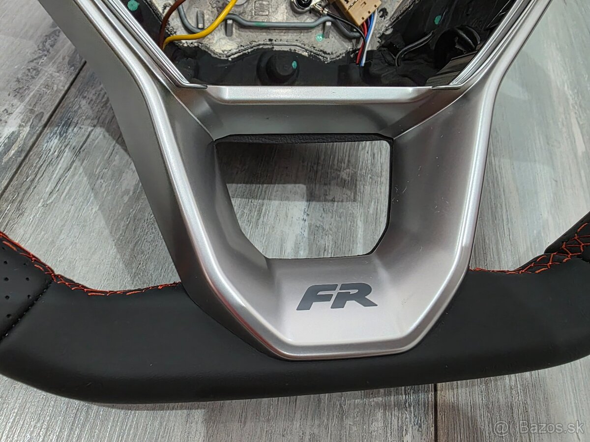 Multifunkcny kozeny Seat volant - 8