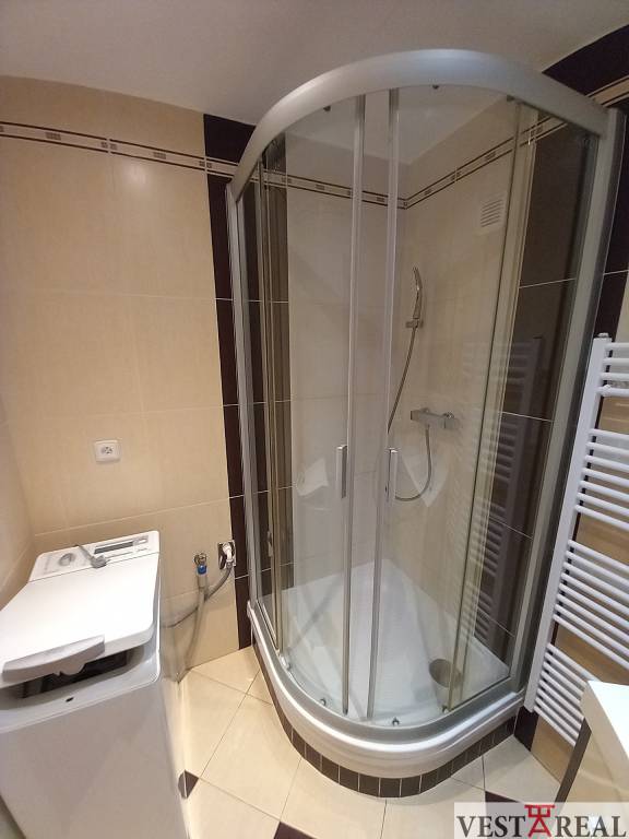 Rezervované: 3 izbový byt s balkónom Trnava- Nerudova - 8