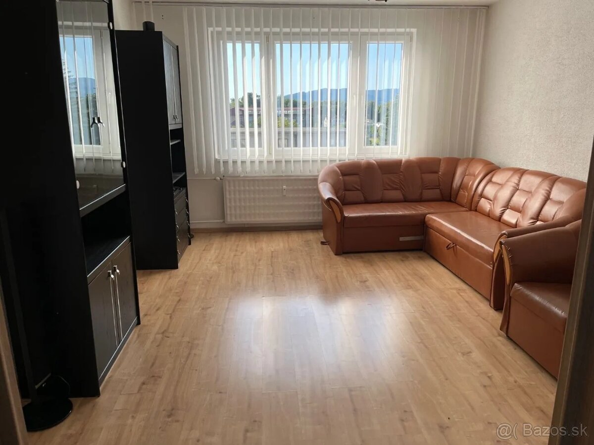 NA PRENÁJOM 3 IZBOVÝ, DUBNICA NAD VÁHOM, od 01.01.2026 - 8