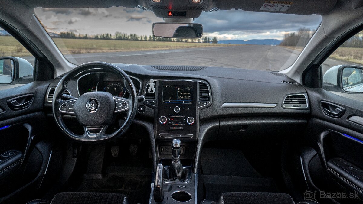 Renault Megane IV 1.2 TCe - 8