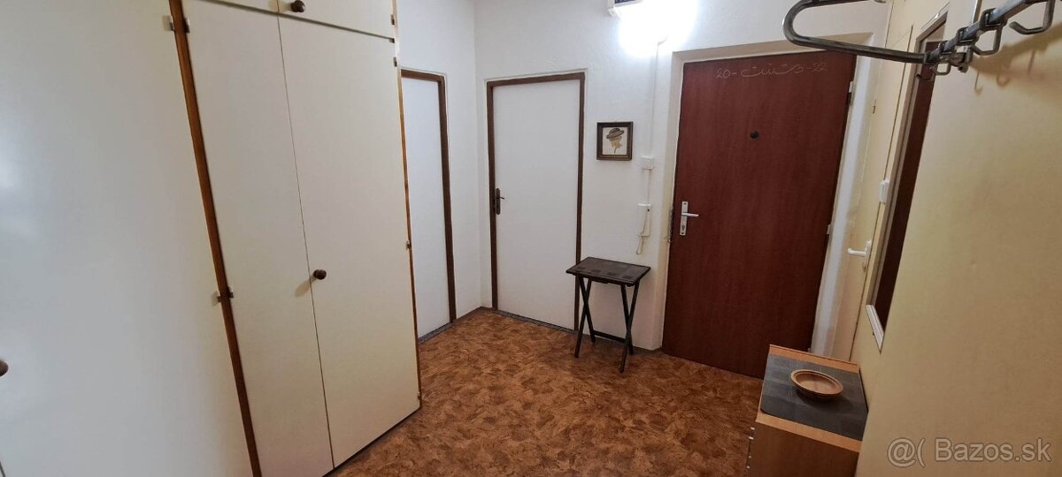 PRENÁJOM - veľký 2-izb. byt - Martin - Sever - Ul. Rum. arm. - 8