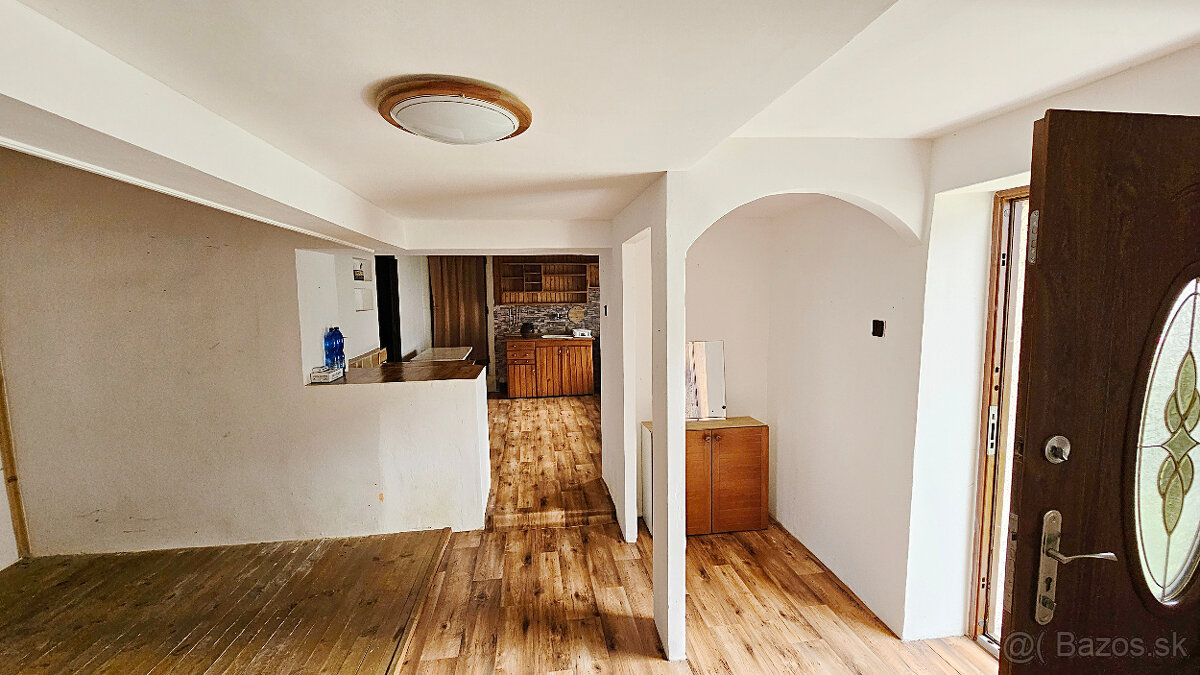 Rodinný dom v obci Chmiňany, s veľkou záhradou na predaj - 8