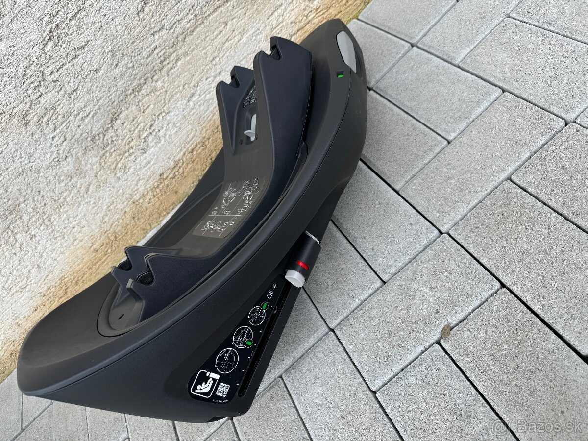 Cybex Cloud G i -Moon Black + základna - 8