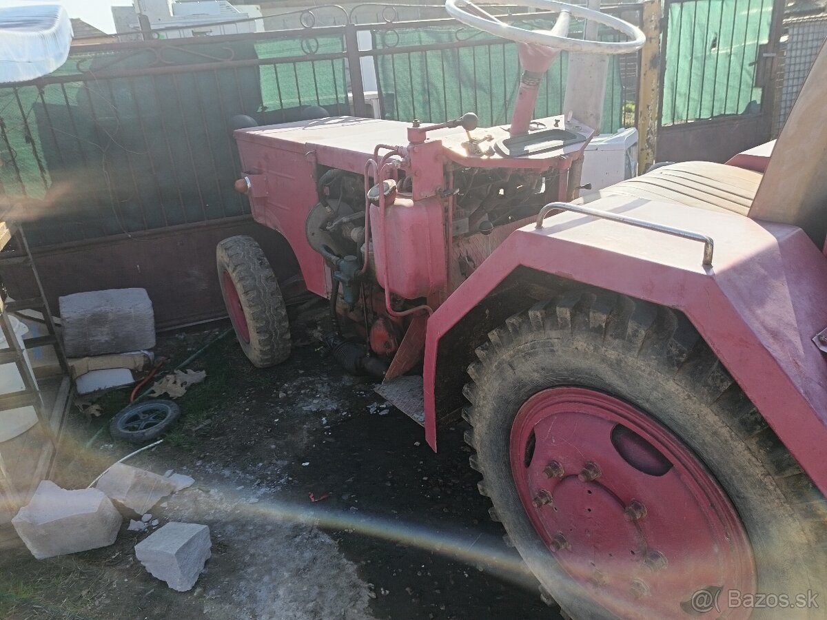 Ponúkame na predaj traktor s prívesom - 8